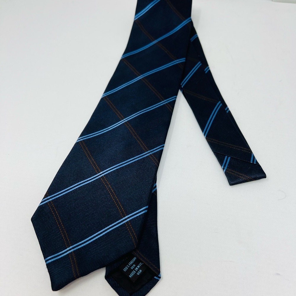TALLIA**100% Italian Silk Gray Gorgeous Tie***NEW